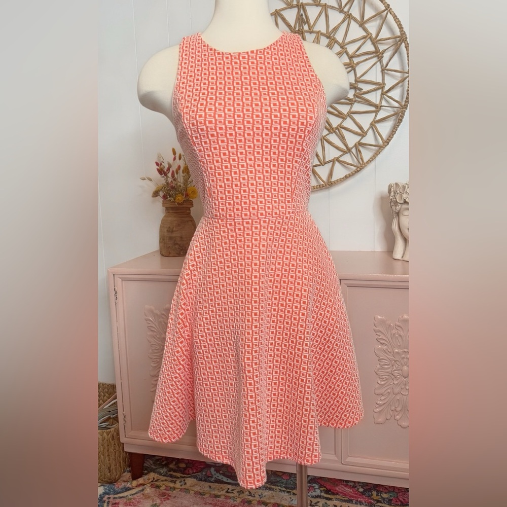 finn & clover Coral Geometric Midi Dress‎
